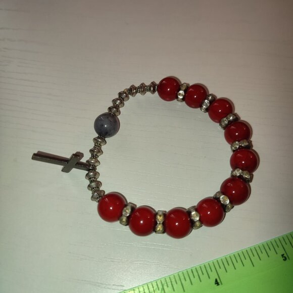 Deep Red Stone Beads Bracelet Cross Charm Christian Vintage Silver Metal Elastic - Picture 6 of 6